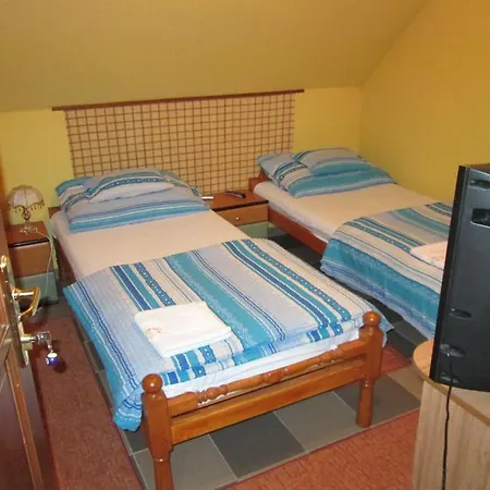 Kisherceg Szallashely בית הארחה