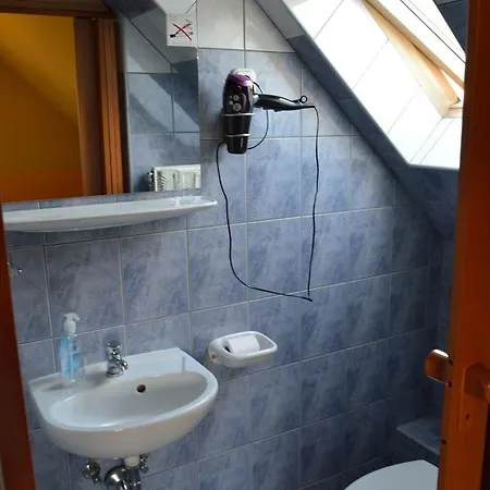 Kisherceg Szallashely בודפשט