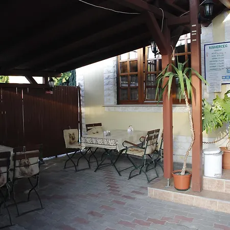 בית הארחה Kisherceg Szallashely 2*