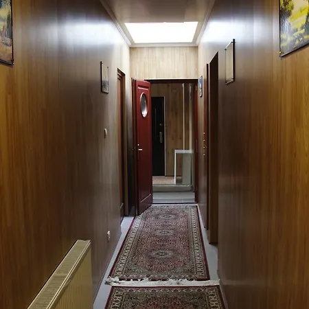 Kisherceg Szallashely בית הארחה