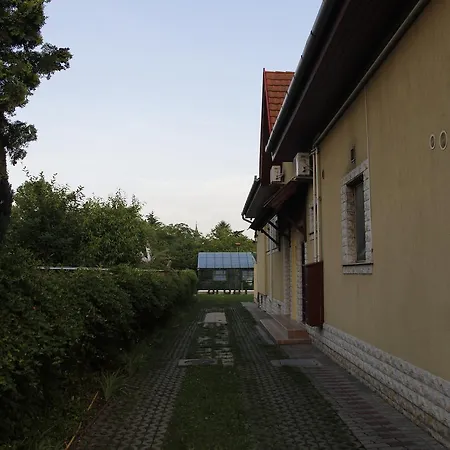 בית הארחה Kisherceg Szallashely 2*