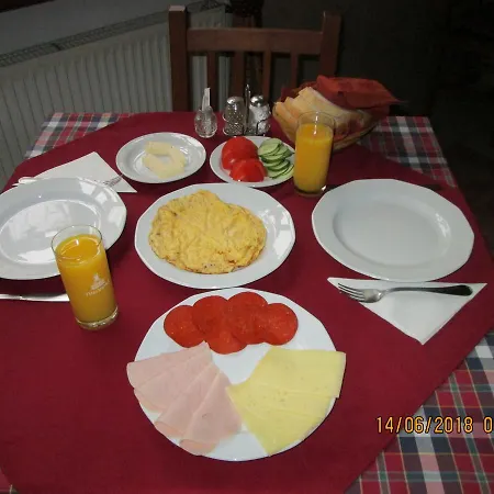 Kisherceg Szallashely בית הארחה בודפשט